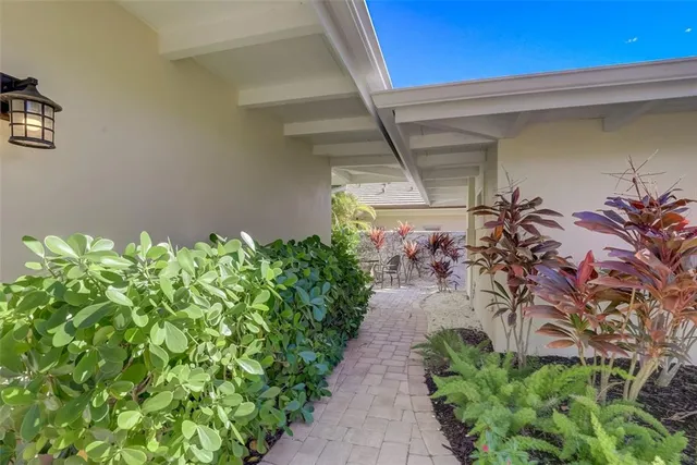 $32,850 | 39 South Polk Drive, Sarasota, FL 34236