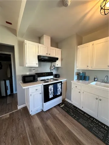 $1,700 | 49 East Bowery Street, Unit 3, Newport, RI 02840