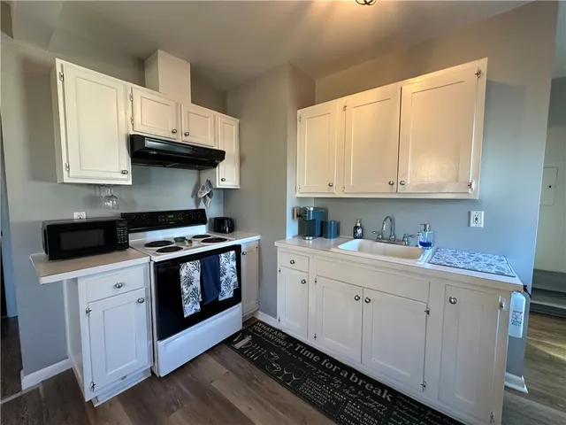 $1,700 | 49 East Bowery Street, Unit 3, Newport, RI 02840