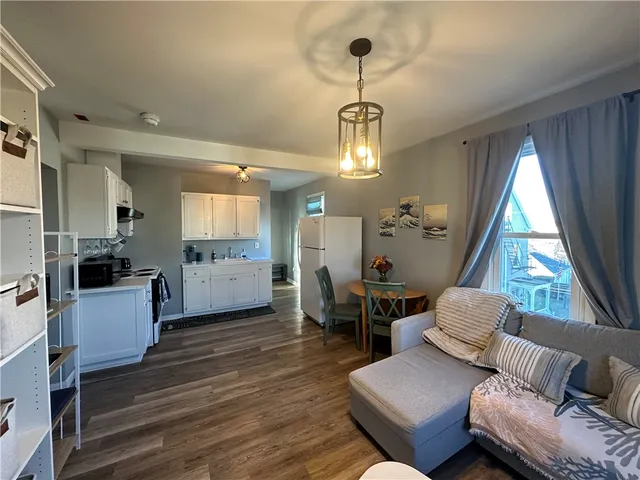 $1,700 | 49 East Bowery Street, Unit 3, Newport, RI 02840