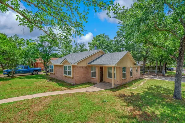 $1,800 | 3100 Heatherwood Drive, Bryan, TX 77801