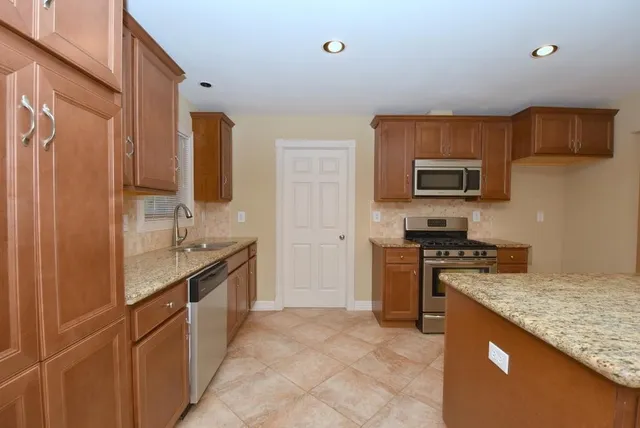 $2,400 | 10402 Chatterton Drive, Houston, TX 77043