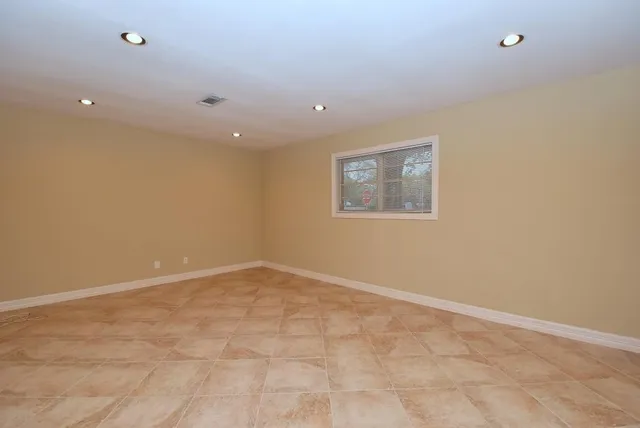 $2,400 | 10402 Chatterton Drive, Houston, TX 77043