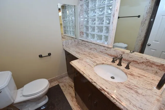 $2,400 | 10402 Chatterton Drive, Houston, TX 77043