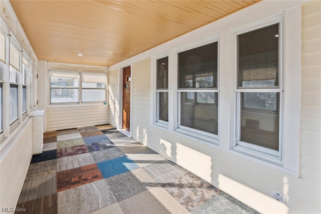 18618 Neff Road Cleveland, OH 44119 - Photo 4 of 35 Gallery Image 4