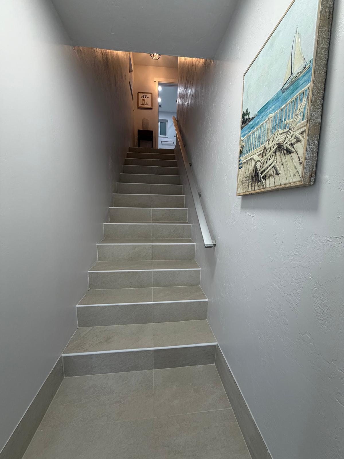219 South Bay Harbor Drive, Unit B Key Largo, FL 33037 - Photo 15 of 16 a view of entryway