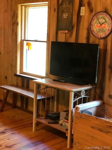 3214 Long Branch Road Marshall, NC 28753 - Photo 11 of 27 Gallery Image 11