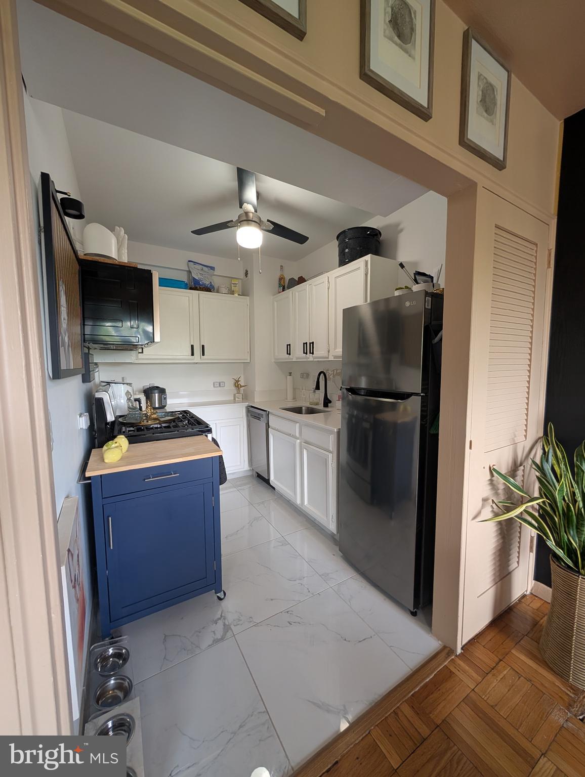 3601 Wisconsin Avenue Northwest, Unit 502 Washington, DC 20016 - Photo 9 of 32 cozy kitchen