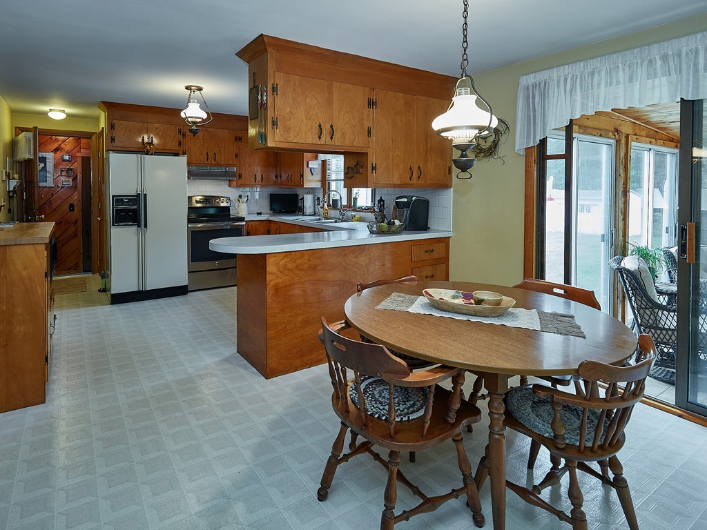 935 Sharps Lot Road Swansea, MA 02777 - Photo 11 of 24 Gallery Image 11
