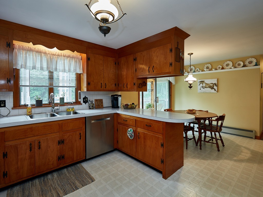935 Sharps Lot Road Swansea, MA 02777 - Photo 9 of 24 Gallery Image 9