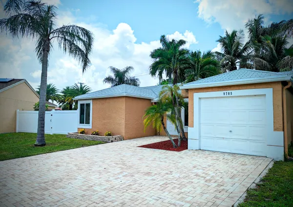 $3,175 | 9785 Ridge Creek Road, Boca Raton, FL 33496