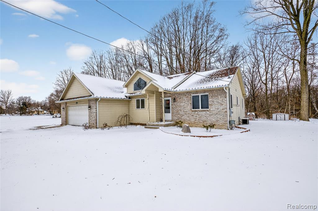 14101 Tuscola Road Clio, MI 48420 - Photo 2 of 28