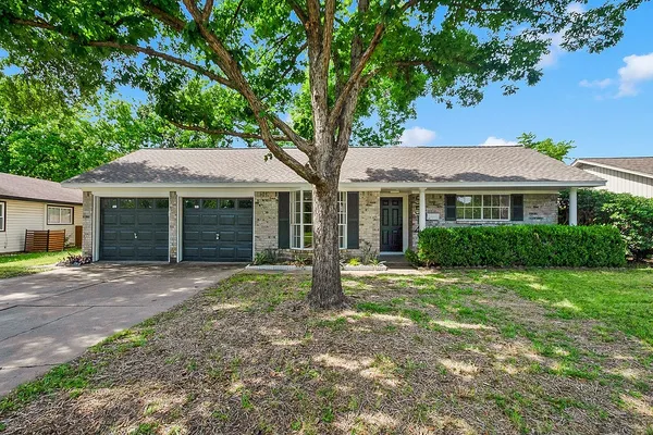 $439,900 | 5514 Chantilly Lane, Houston, TX 77092