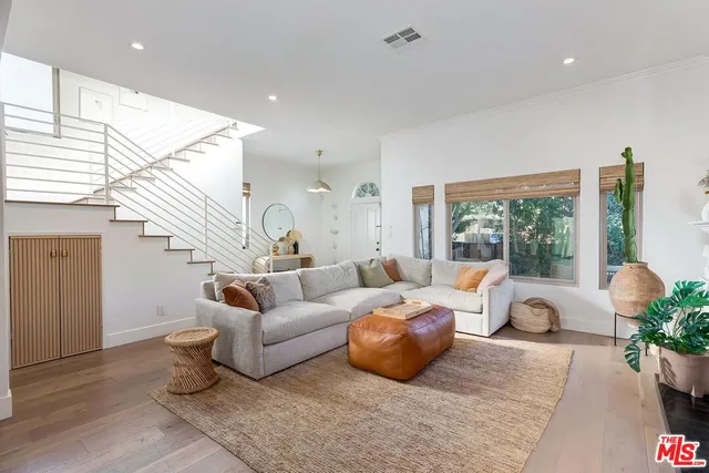 $13,000 | 810 Commonwealth Avenue, Venice, CA 90291