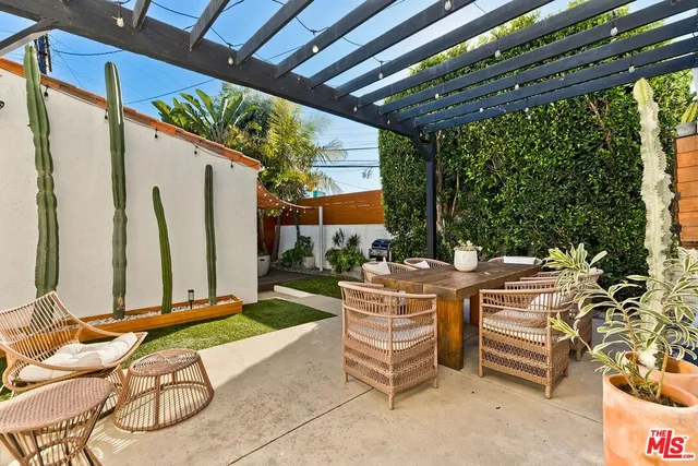 $13,000 | 810 Commonwealth Avenue, Venice, CA 90291