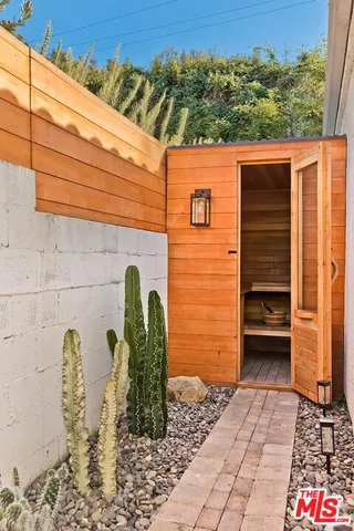 $13,000 | 810 Commonwealth Avenue, Venice, CA 90291