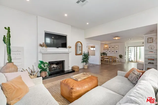 $13,000 | 810 Commonwealth Avenue, Venice, CA 90291