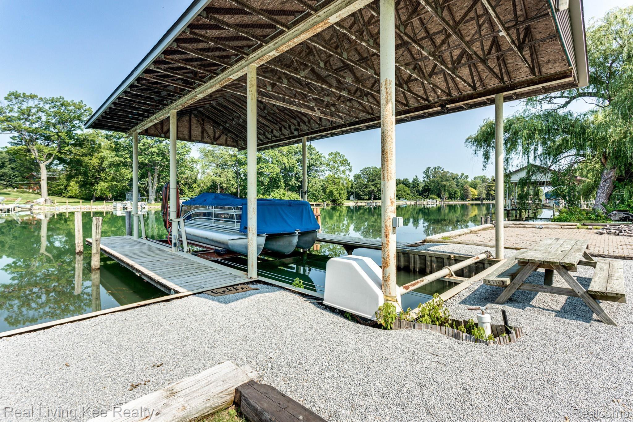 3017 Riverside Drive Port Huron, MI 48060 - Photo 64 of 70 3017 Riverside Dr (18 of 81).jpg