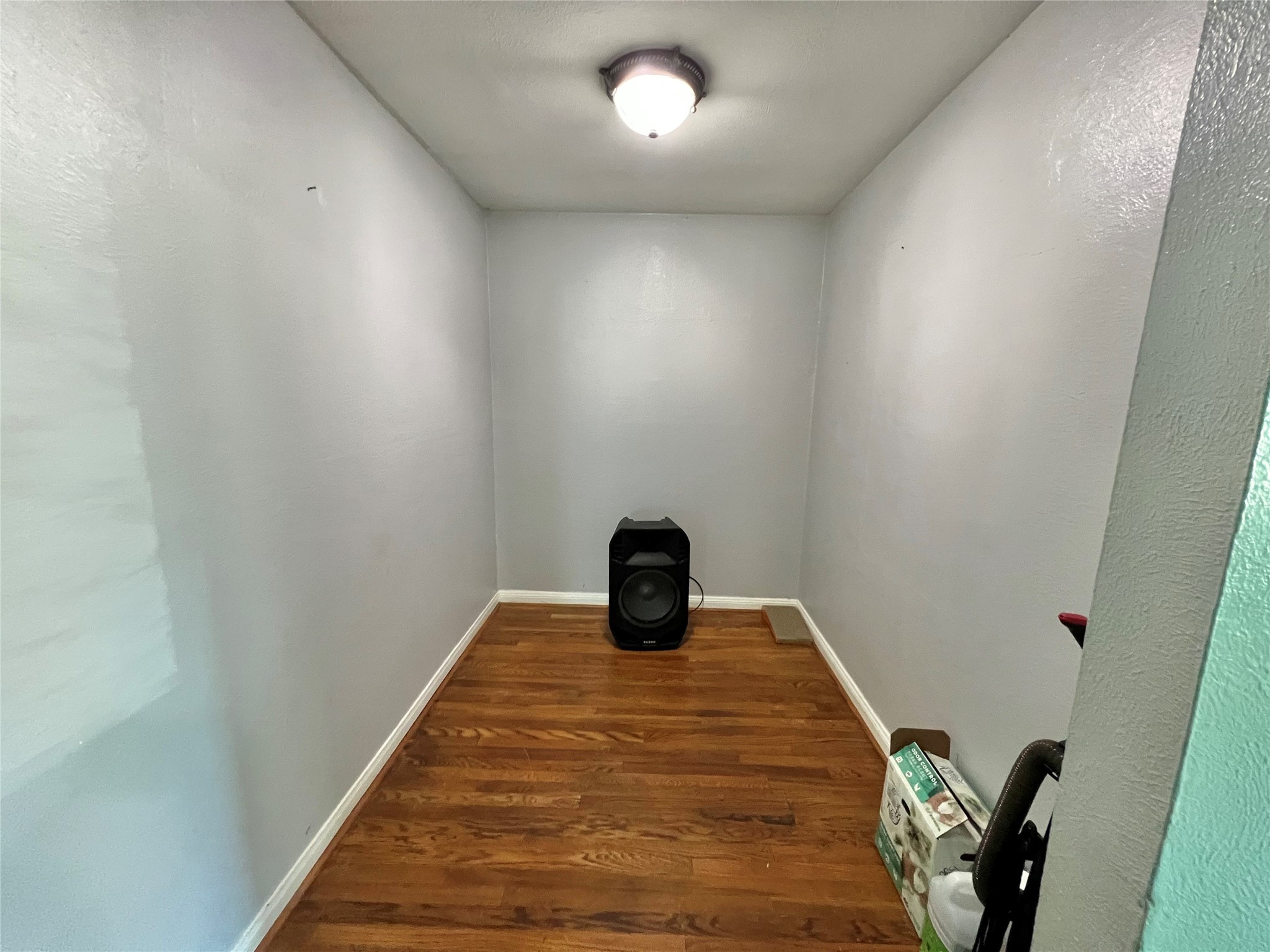 424 Evans Street Angleton, TX 77515 - Photo 12 of 20 a view of a hallway