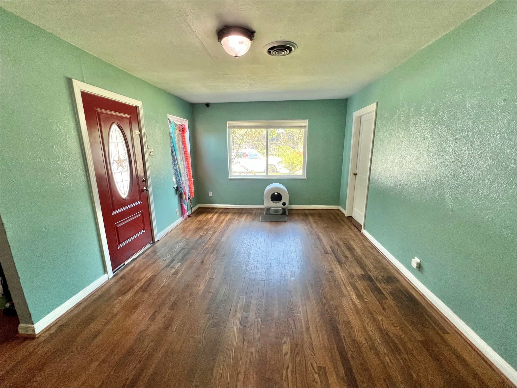 424 Evans Street Angleton, TX 77515 - Photo 2 of 20