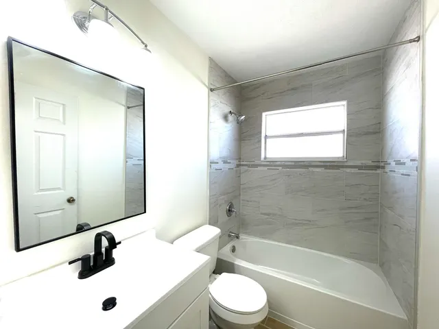 $1,450 | 5753 Southeast Mercedes Avenue, Stuart, FL 34997