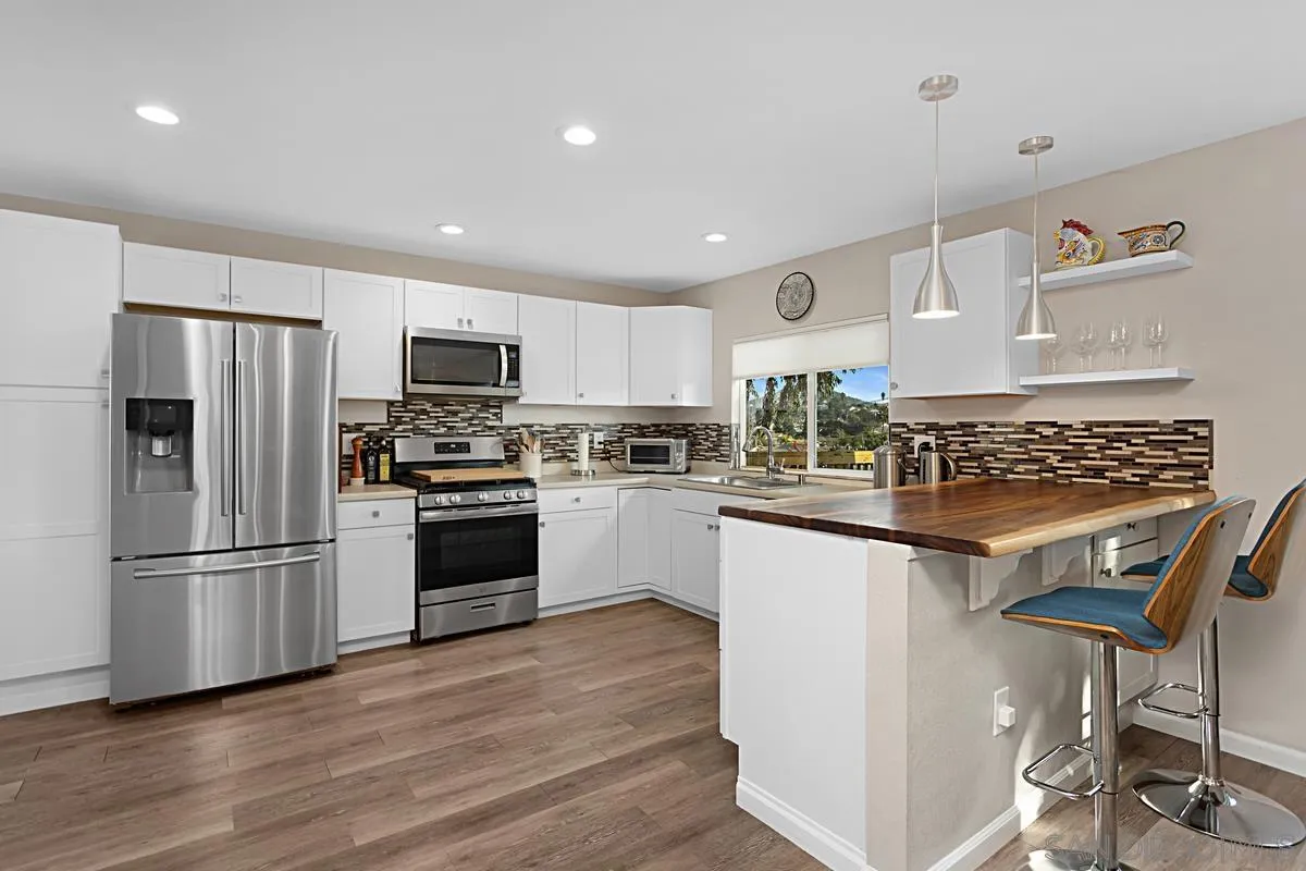 1653 Hawk Ridge Place Escondido, CA 92027 - Photo 11 of 40 Gallery Image 11