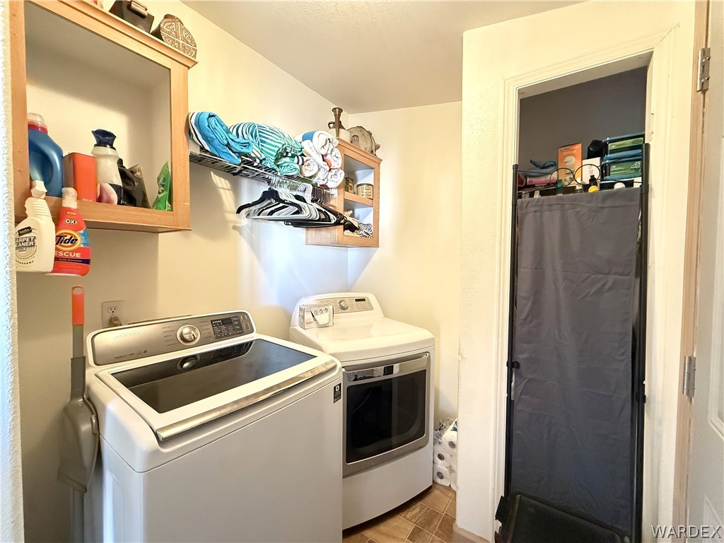 3661 Gila Road Golden Valley, AZ 86413 - Photo 14 of 39 Laundry