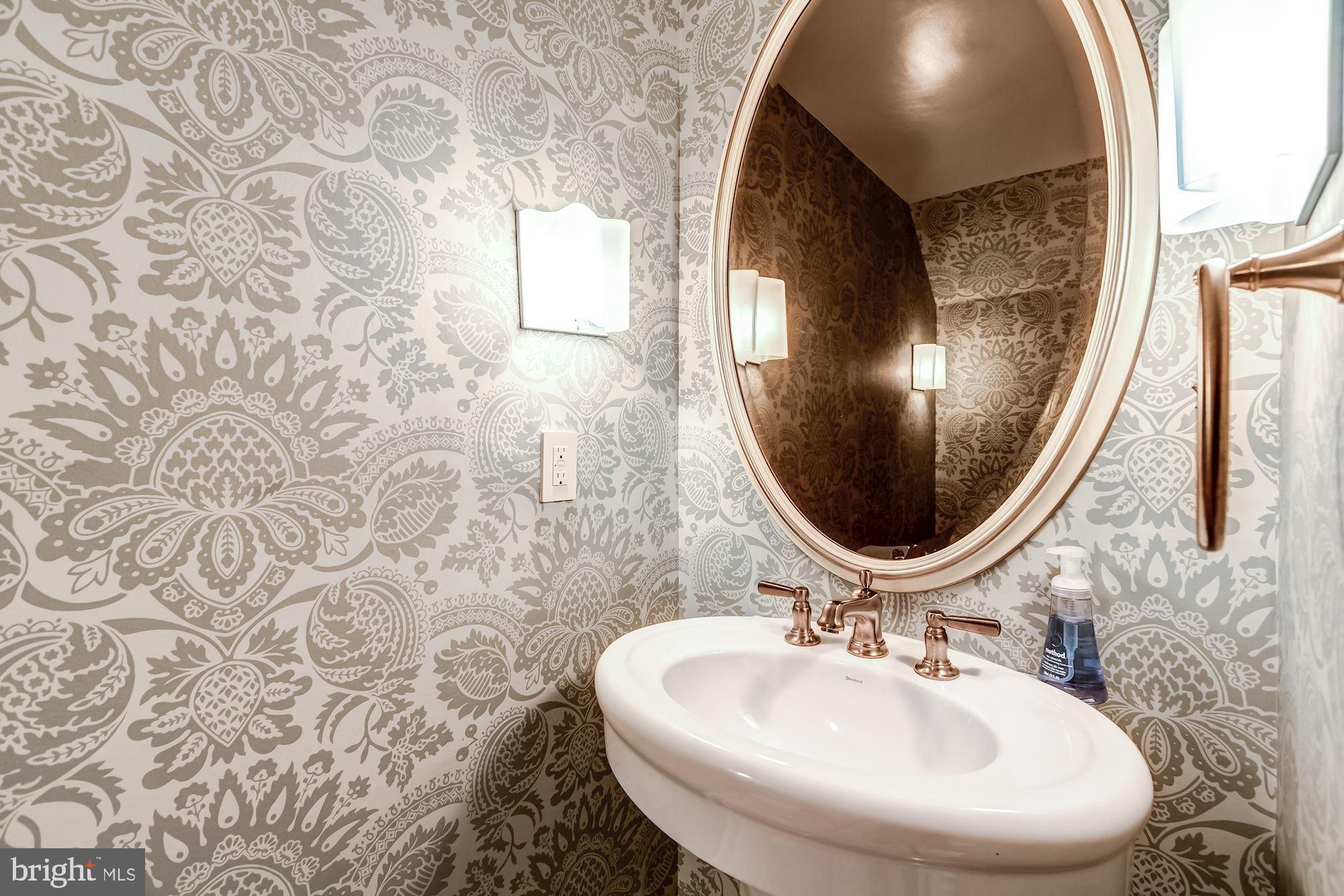 2130 Bancroft Place Northwest Washington, DC 20008 - Photo 17 of 35 Powder Room