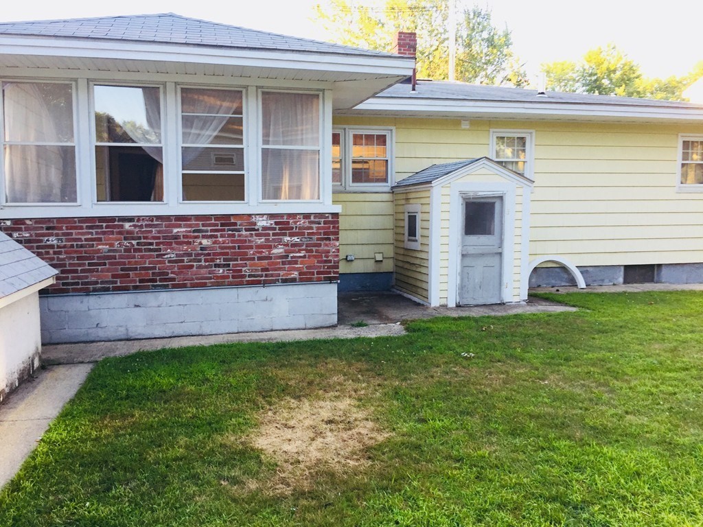 770 Princeton Boulevard Lowell, MA 01851 - Photo 4 of 20