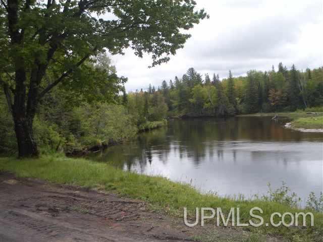 19043 Collins Road Lanse, MI 49946 - Photo 4 of 29 Gallery Image 4