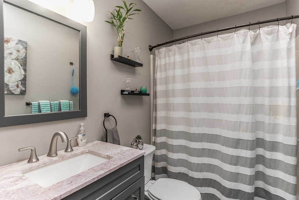 65 Santoro Road Worcester, MA 01606 - Photo 14 of 33 Gallery Image 14