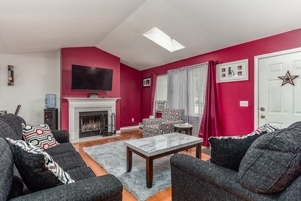 65 Santoro Road Worcester, MA 01606 - Photo 8 of 33 Gallery Image 8