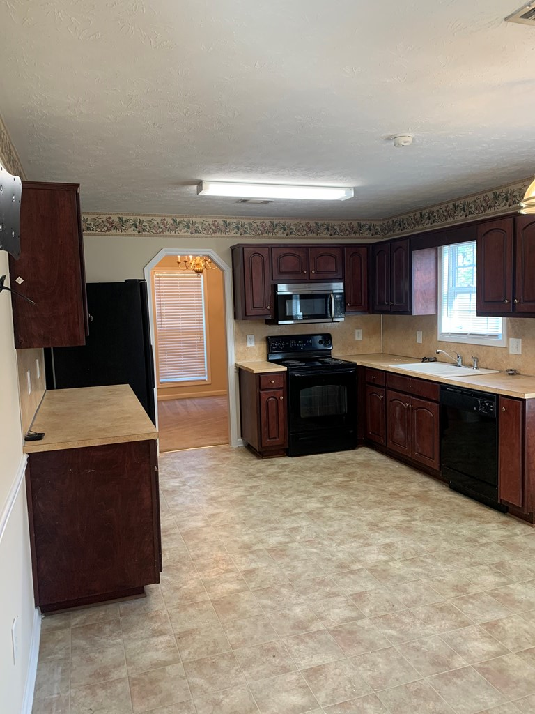 425 Spurlin Court Columbus, GA 31907 - Photo 2 of 8