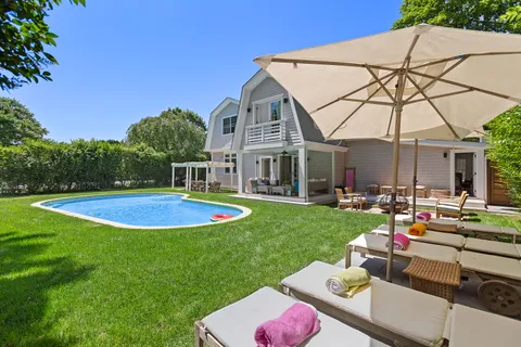 20 Little Plains Road, Southampton, NY 11968