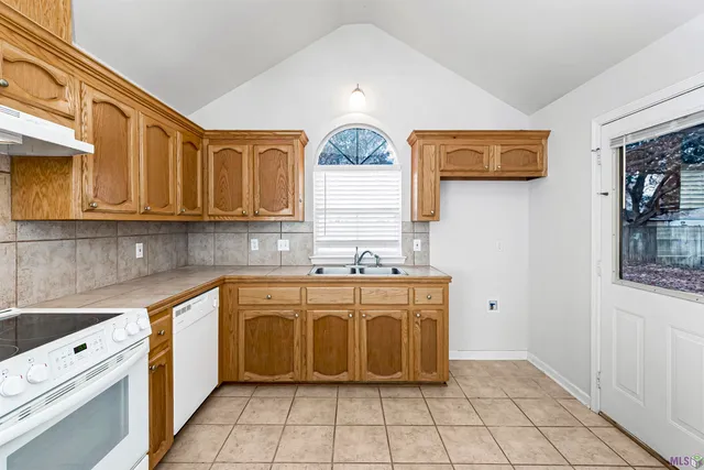 $1,850 | 7646 Quorum Drive, Baton Rouge, LA 70817