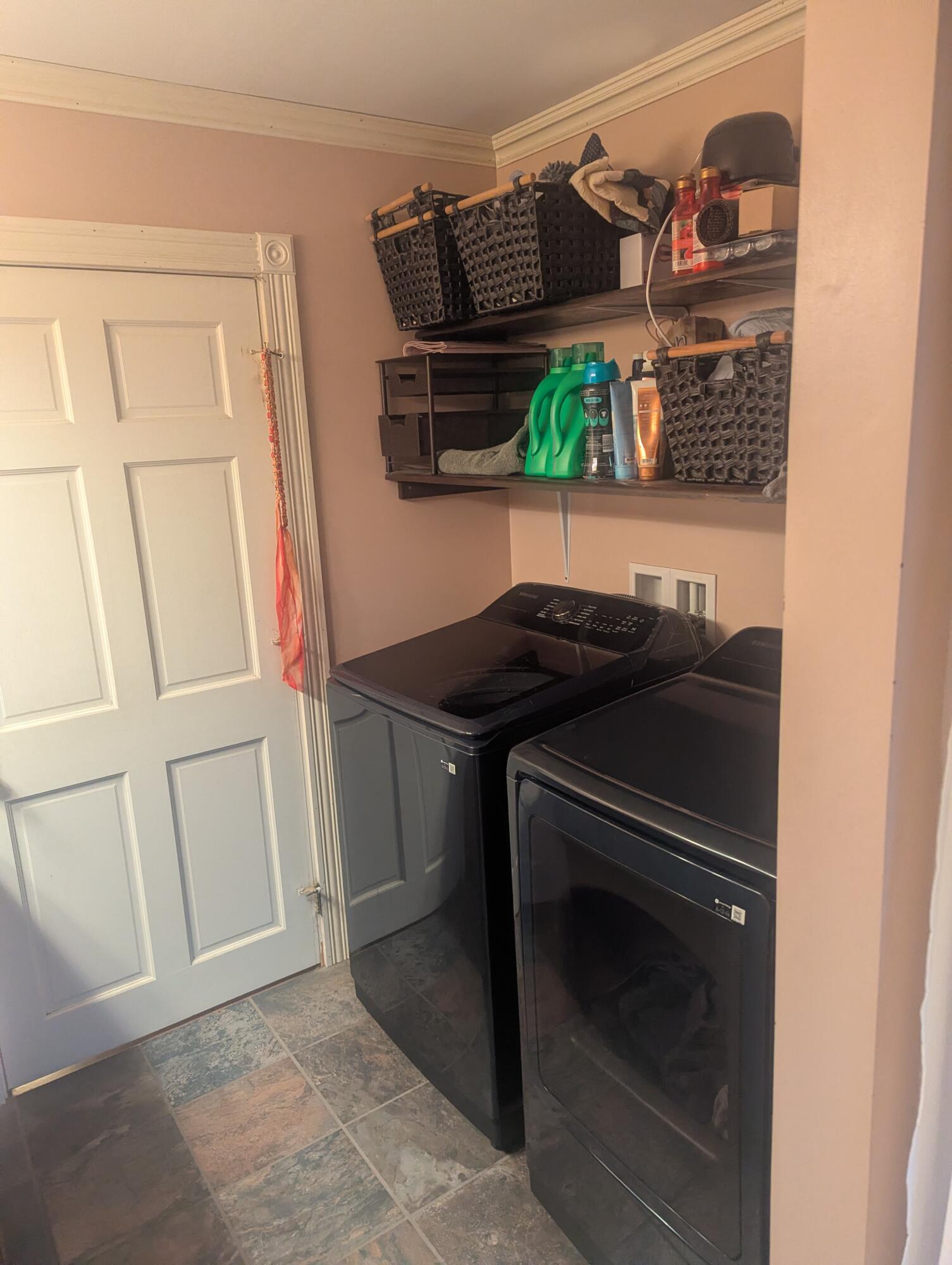 15 Hesseltine Way Milford, ME 04461 - Photo 8 of 20 PXL_20251116_190844918