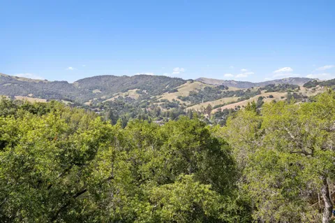 $1,795,000 | 140 Stuyvesant Drive, San Anselmo, CA 94960