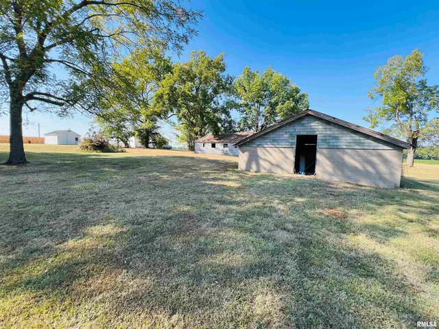 $140,000 | 1810 S Highway, Eldorado, IL 62930