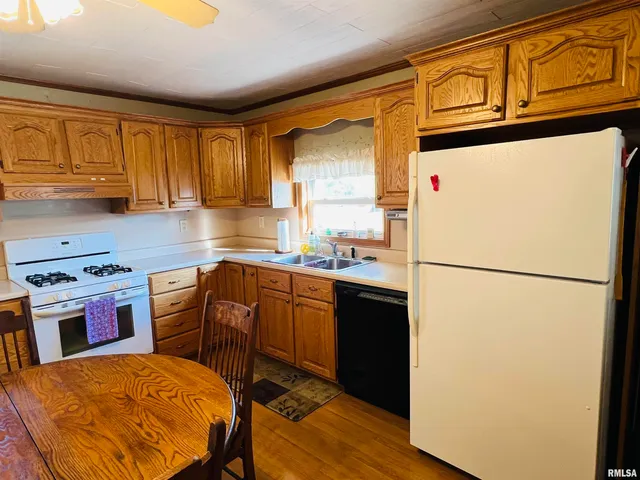 $140,000 | 1810 S Highway, Eldorado, IL 62930