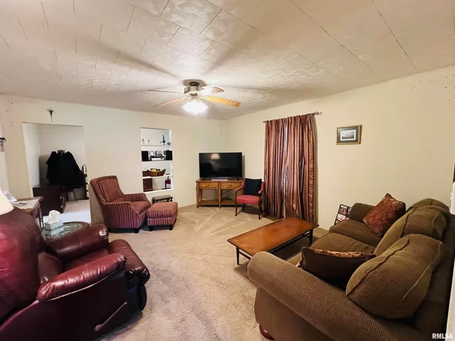 $140,000 | 1810 S Highway, Eldorado, IL 62930