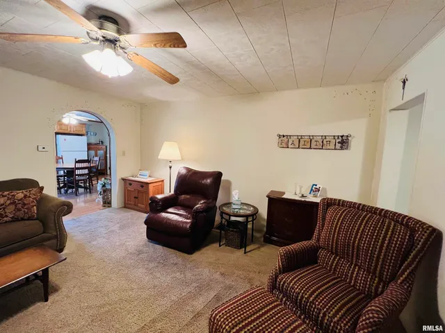 $140,000 | 1810 S Highway, Eldorado, IL 62930