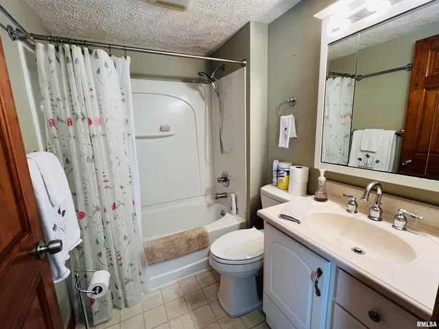 $140,000 | 1810 S Highway, Eldorado, IL 62930