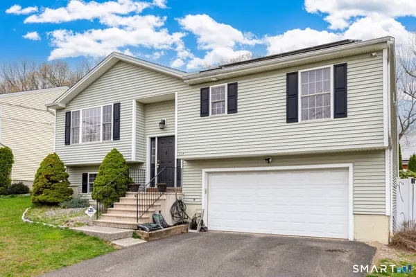 $325,000 | 234 Traverse Street, Waterbury, CT 06704
