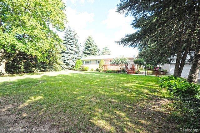44670 West 10 Mile Road Novi, MI 48375 - Photo 22 of 25 2_FrontYard.jpg
