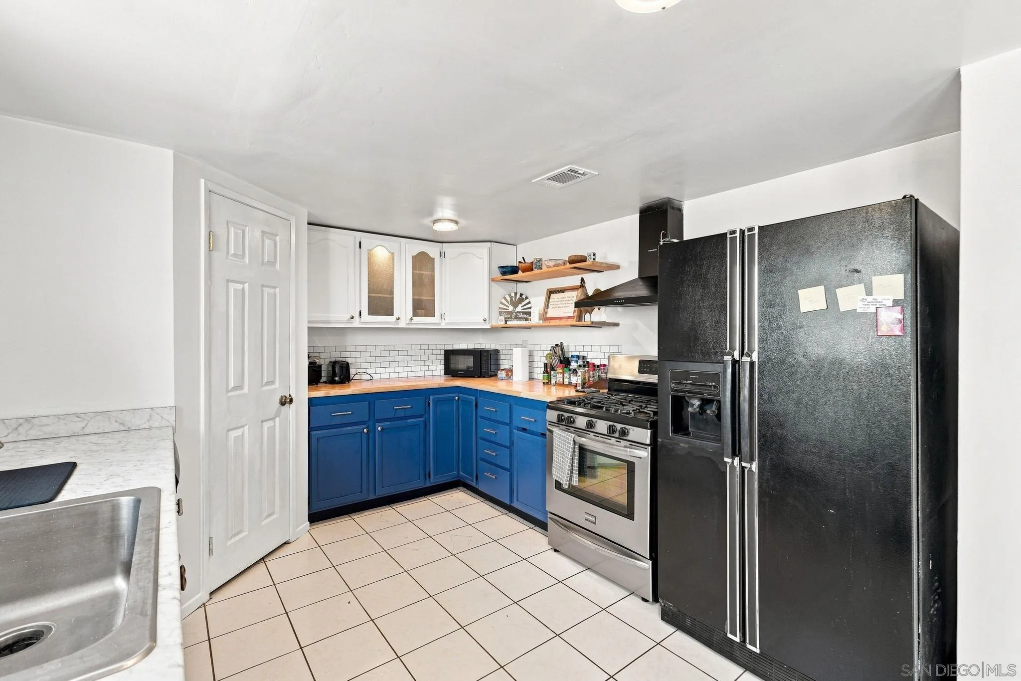 12787 Pocono Road Apple Valley, CA 92308 - Photo 8 of 29 Gallery Image 8