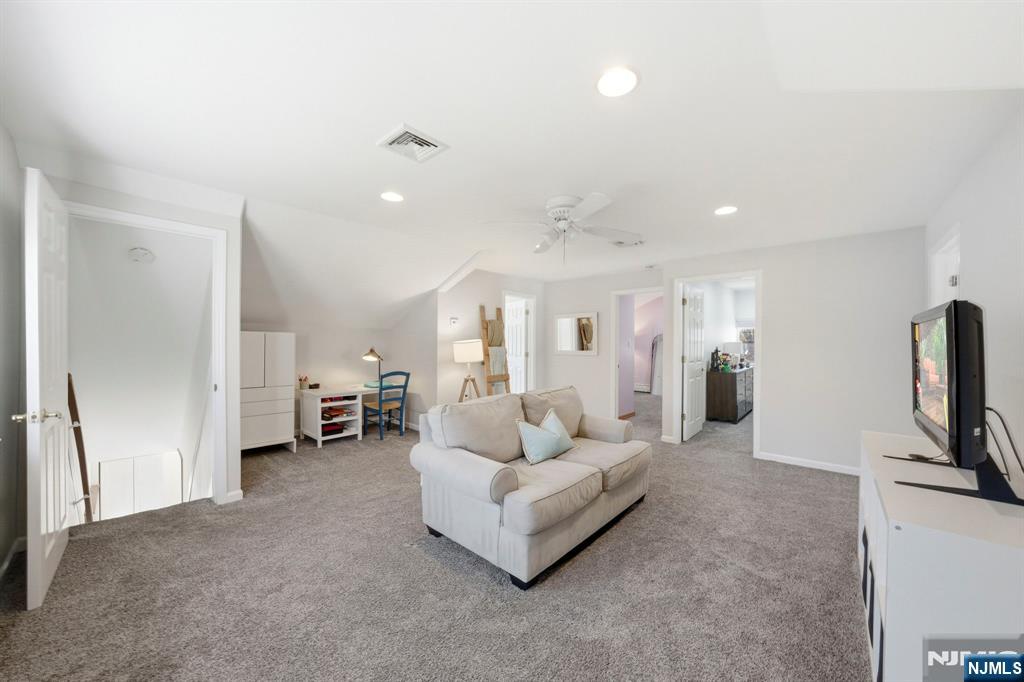 12 Chestnut Street Cresskill, NJ 07626 - Photo 20 of 48