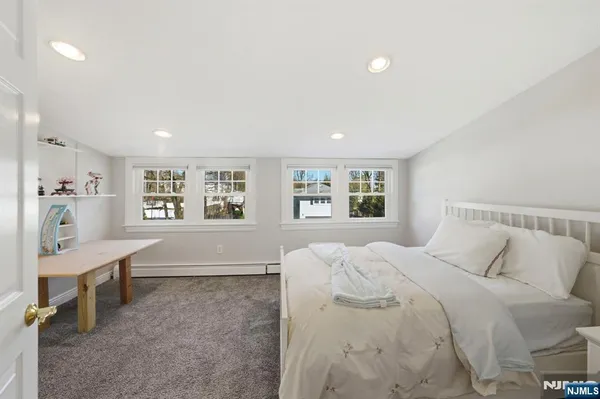 $999,000 | 12 Chestnut Street, Cresskill, NJ 07626