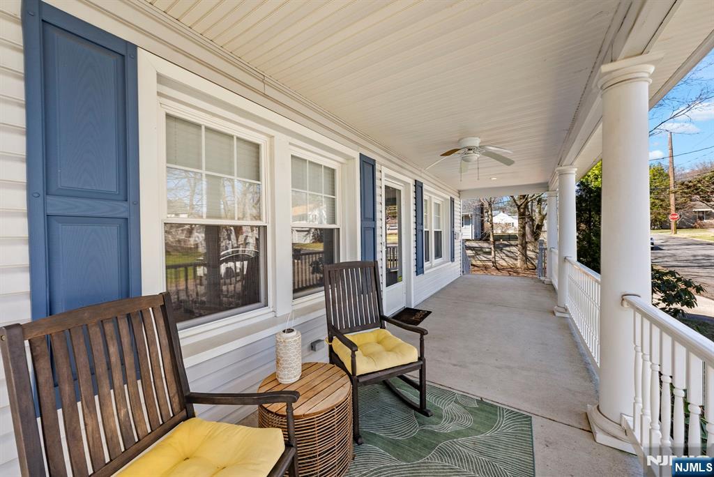 12 Chestnut Street Cresskill, NJ 07626 - Photo 3 of 48