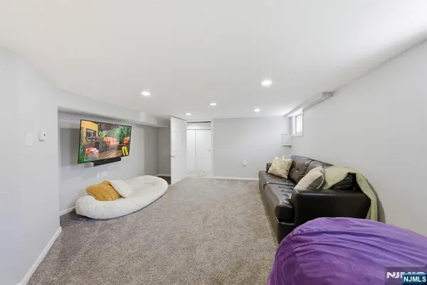 $999,000 | 12 Chestnut Street, Cresskill, NJ 07626
