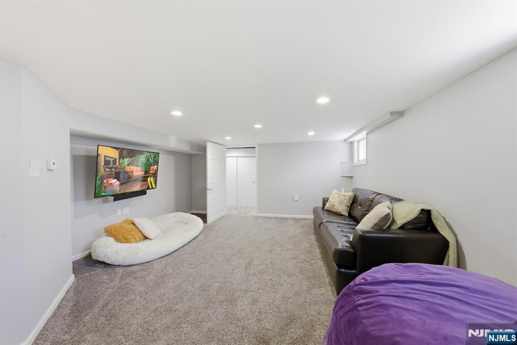 12 Chestnut Street Cresskill, NJ 07626 - Photo 33 of 48